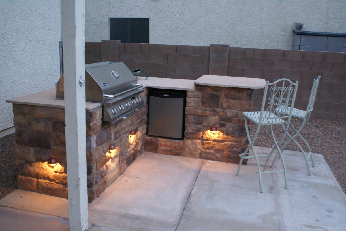 Outdoor Lighting | Your DIY Outdoor Fireplace Headquarters